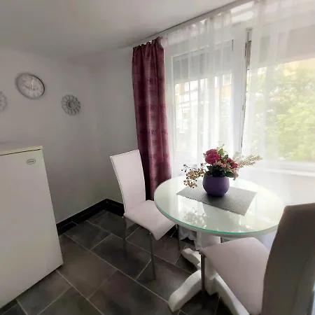 Andrea 4 Apartman *